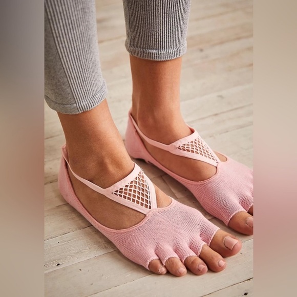 Arebesk Muse Open Toe Grip Socks. Size small new wtags - Picture 2 of 5